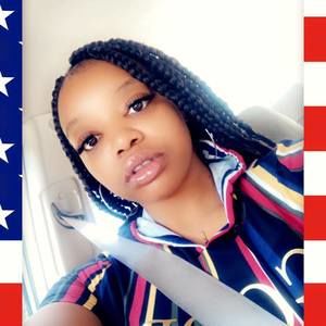 Meet your Posher, Carmela